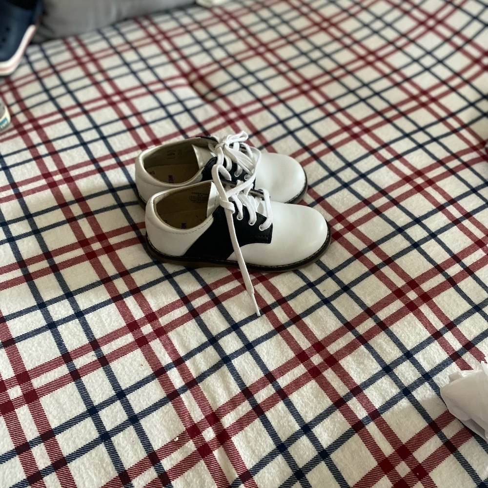 Footmates saddle shoes